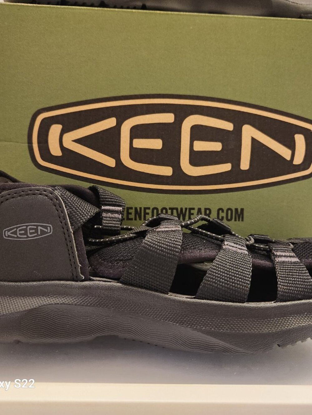 Keen "Seanik H2" Black/Magnet Sandals. NIB. Size 7.5